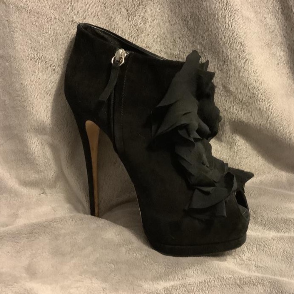 Giuseppe Zanotti black suede boot with ruffle trim